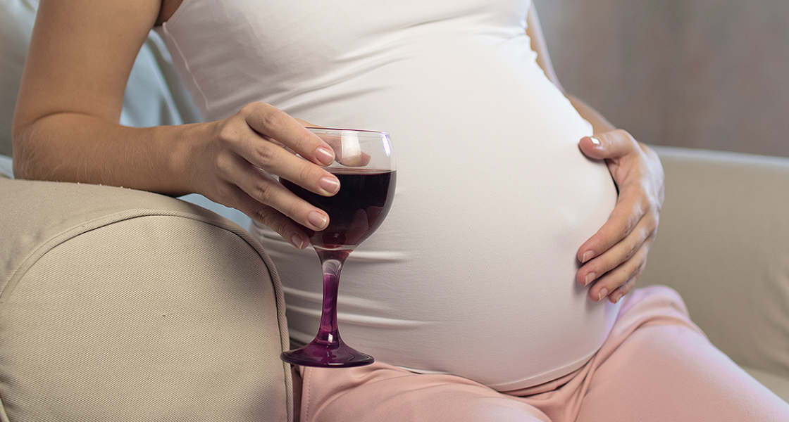Alkohol v Sloveniji vsak dan ugasne najmanj dve življenji, med žrtvami tudi še nerojeni otroci