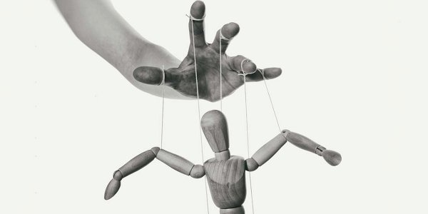 Bodo depresijo, anksiozne motnje, psihoze in druga resna stanja v prihodnje res (lahko) obravnavali psihoterapevti, ki ne znajo postaviti diagnoze, ne prepoznajo nevarnih stanj in ne znajo izbrati ustreznega zdravljenja?