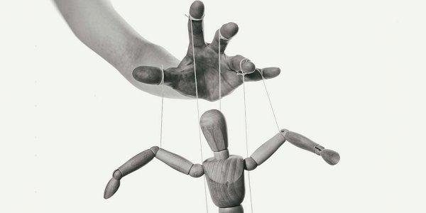 Bodo depresijo, anksiozne motnje, psihoze in druga resna stanja v prihodnje res (lahko) obravnavali psihoterapevti, ki ne znajo postaviti diagnoze, ne prepoznajo nevarnih stanj in ne znajo izbrati ustreznega zdravljenja?