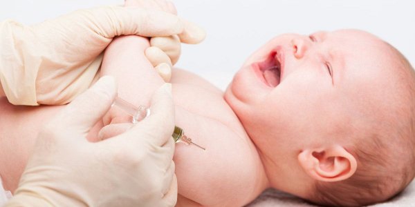 Cepljenje rešuje življenja, vse ostalo je fama