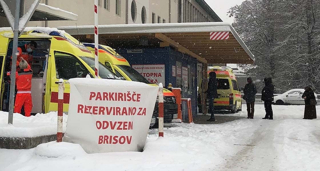 »COVID-19 nam je pravzaprav zgolj sesul iluzije, odprl oči ... Naša edina naloga je, da se znebimo strahu in končno spravimo ta prekleti virus na nivo drugih bolezni« 