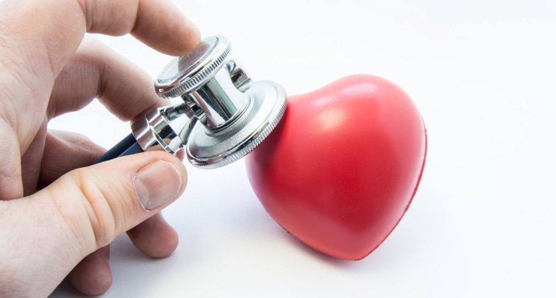 Društvo za zdravje srca: O programu otroške srčne kirurgije ne morejo razpravljati analfabeti!