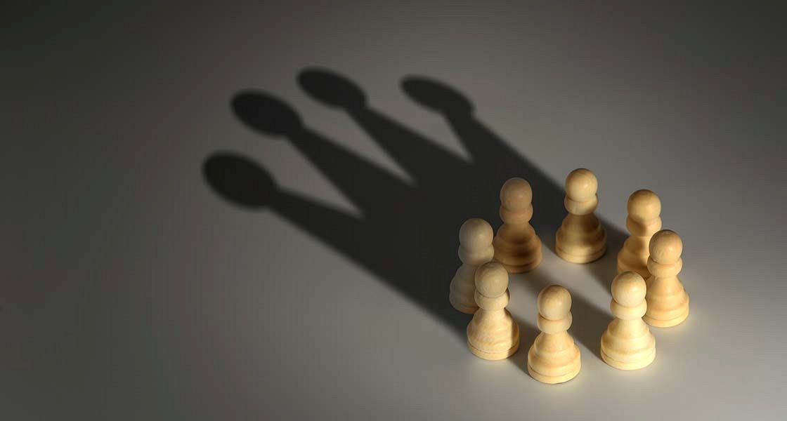 Dve leti zdravniške nestavke: reforma gre svojo pot, čakalne vrste prav tako ... Sledi šah, pat ali mat?