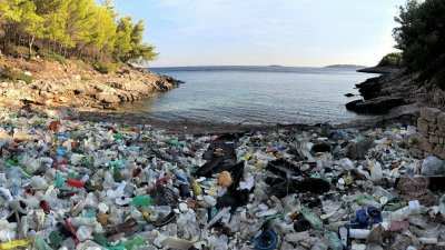 Evropski teden zmanjševanja odpadkov – s plastiko, zdravili in drugimi nevarnimi odpadki proč od narave!