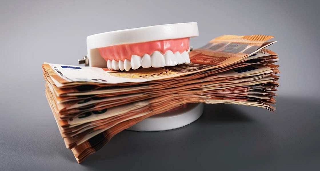 Hrvaške klinike so slovenskim zobozdravnikom začele ponujati 10-odstotni delež za slehernega pacienta, ki bi ga preusmerili k njihovemu ortodontu ali endodontu 