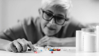 Imate več kroničnih obolenj in jemljete veliko zdravil, ki vam pomagajo, vendar se pojavljajo tudi neželeni učinki in z njimi nove težave? Morda ne bi bilo napak, če se odločite za farmakoterapijsko svetovanje ...