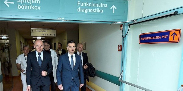 Kaj bo novi zdravstveni minister dal v prvi plan – funkcionalno diagnostiko in reanimacijo sistema ali bolnike? 