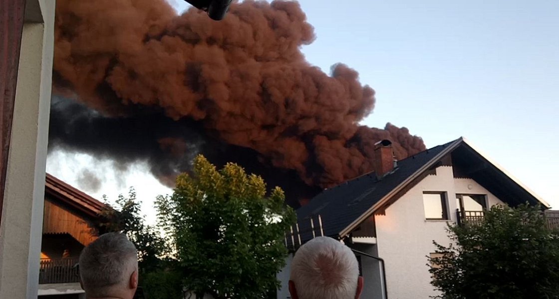 Kako po požaru v industrijskem obratu poskrbeti za zdravje v domačem okolju?