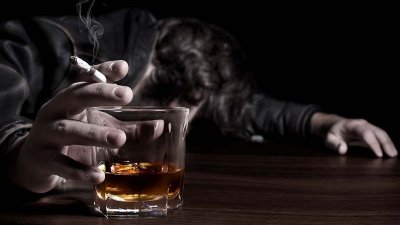 Kako so raki glave in vratu povezani s kajenjem in pitjem alkohola?