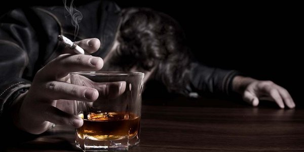 Kako so raki glave in vratu povezani s kajenjem in pitjem alkohola?