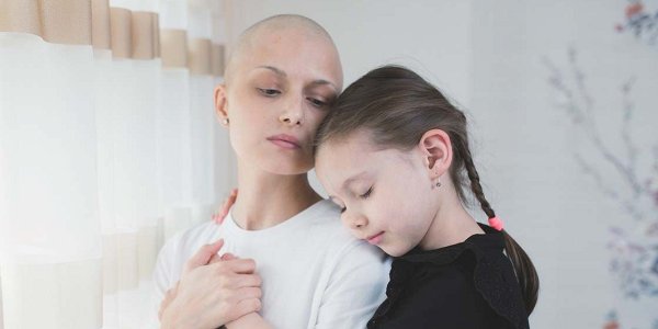 Krvni raki: ko združenja bolnikov skupaj s stroko naredijo prav vse, da obolelih ne bi »pokopala« ne rak in ne strah pred njim