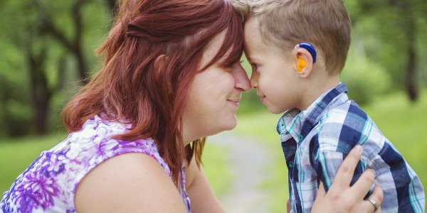 Ne verjemite oglasu, ki obljublja popolno regeneracijo sluha