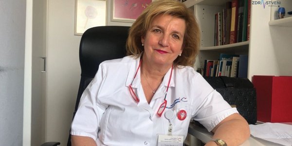 Prof. dr. Bojana Beović, infektologinja, o novem koronavirusu in potovanjih: »Za zdaj zadoščajo osnovni higienski ukrepi. Ne moremo pa dati 100-odstotnih priporočil oziroma garancij. Sama se nisem odločila za nošenje maske.«