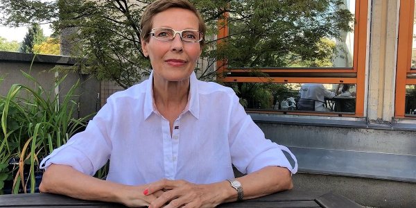 Prof. dr. Marija Pfeifer razgrinja večinoma preslišano in prezrto plat medalje v povezavi z otroško srčno kirurgijo