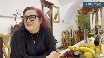 »Retinitis pigmentoza je nekaj drugega kot biti slep, slaboviden ali videč, zato moram živeti s tem, da vidim in ne vidim« – Tanja Šubelj alias grofica Anastazija Preddvorska o življenju z manj kot enim odstotkom vida