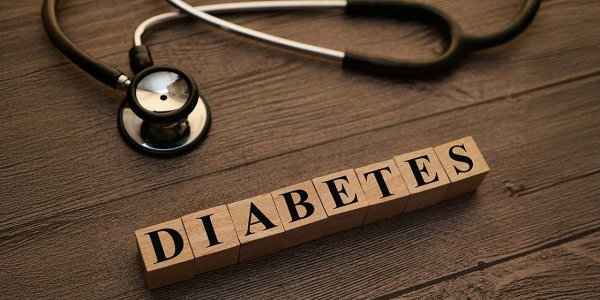 Sladkorna bolezen dolgo ne boli, bolijo pa njene posledice. Kako jih preprečiti, kako bolezen odkriti v čim zgodnejši fazi?