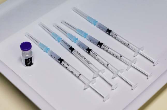 Epidemija: v Sloveniji se je začelo cepljenje 